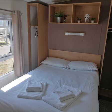 Sea Haven - 4 Bedroom Static Near The Beach Димчерч Экстерьер фото